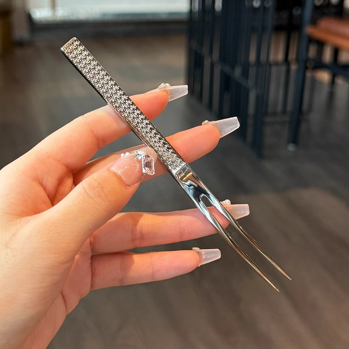 

Stainless Steel Small Fruit Fork Household Kitchen Tableware Light Luxury High-end Cake Fork Creative High-grade Fruit Skewer