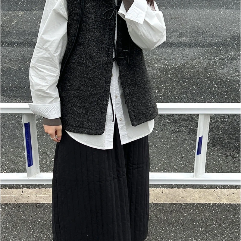 

2025 Winter New Loop Velvet Leather Strap Design with Personalized Exterior for Women in Vest