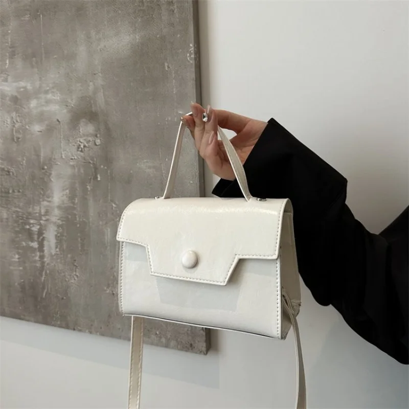 

Elegant Leather Women's Messenger Bag High-End Luxury Brand Classic Fashionable Refined Artistry Vintage Daily Bag​