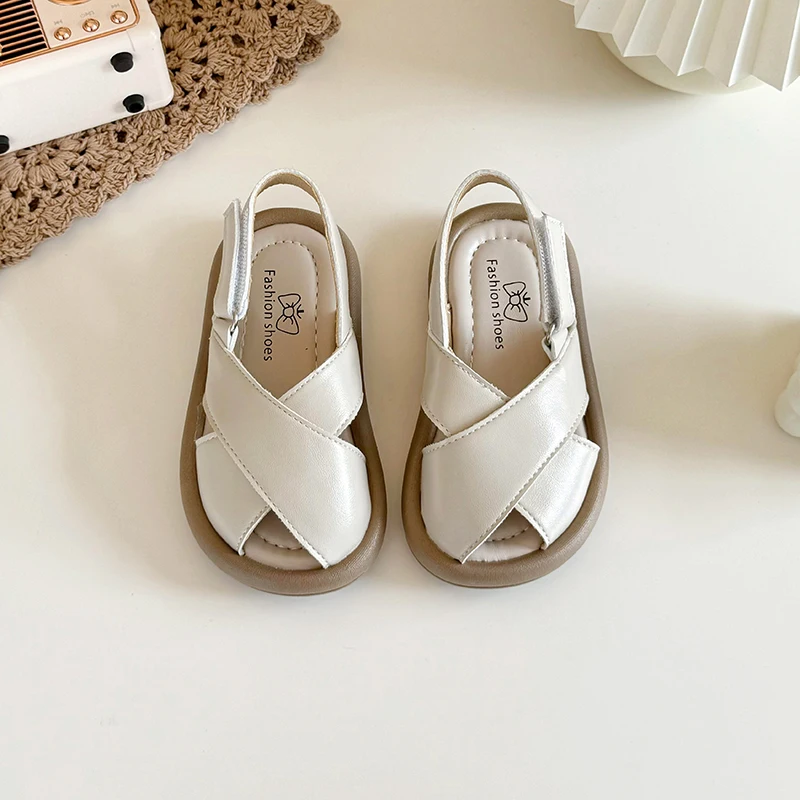 Girls' Sandals Summer 2024 New Cross Strap Beach Roman Shoes Large Children's Flat Sandals Cross Borders