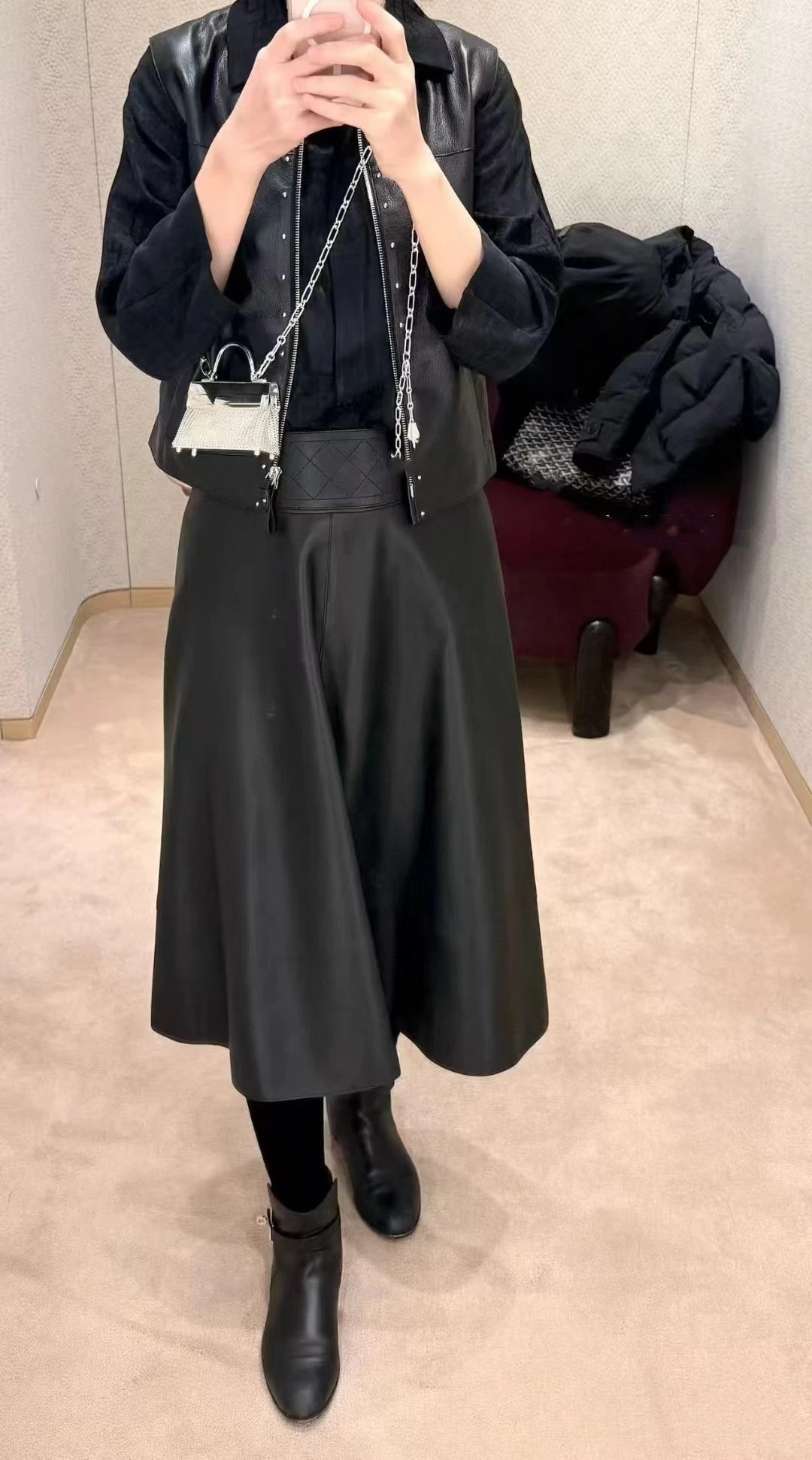 Premium Sheepskin Leather Women Midi Skirt Equestrian Inspired A‑Line Cut With Diamond Quilted Waist Detail For Casual Chic Look