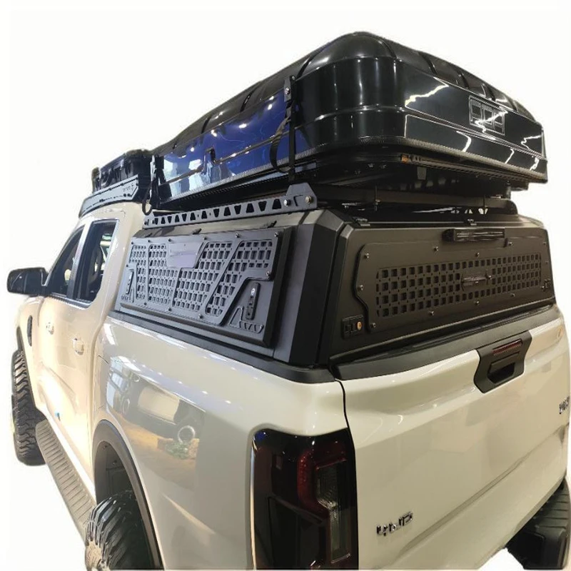 

Водонепроницаемый тент для внедорожника 4x4 и комплект багажников на крышу: элитные автомобильные аксессуары