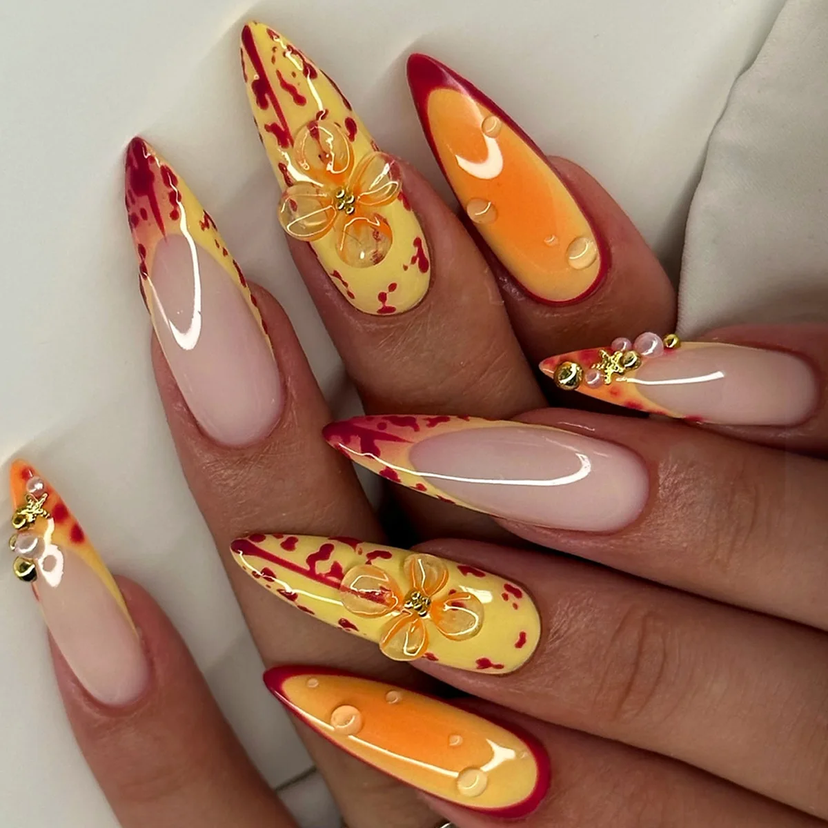 24枚入り スティレット スパイスガールズ プレスオンネイル 3D イエローフラワー レッドグラデーション フレンチ フェイクネイル パール付き アーモンド型 付け爪