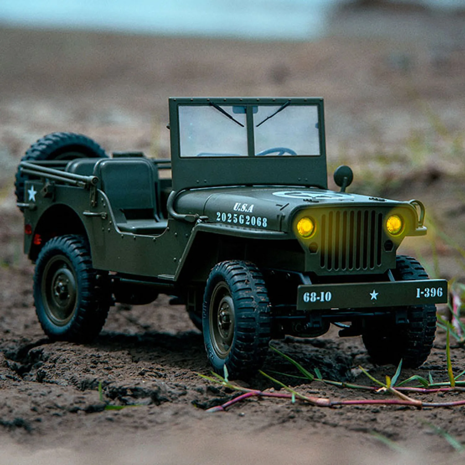 EU-Lagerbestand 1/10 RC Offroad-Fahrzeug C8815 4WD Ferngesteuerter Rock Crawler Kletterwagen RTR mit LED-Lichtern Militär-LKW-Modell
