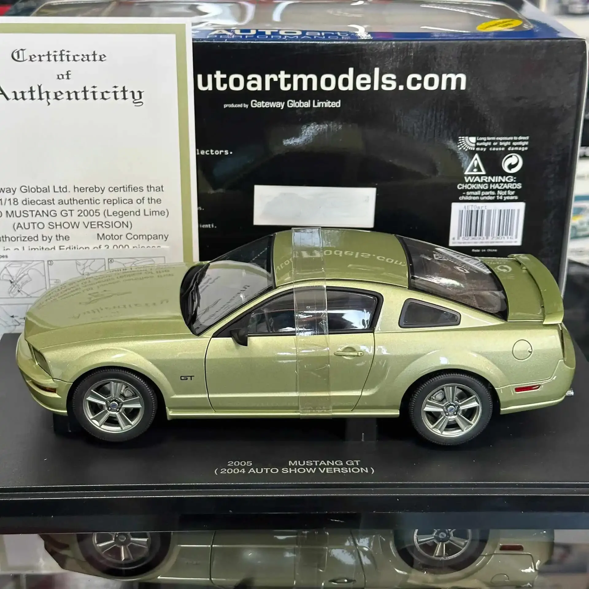 Autoart 1:18 Mustang GT 2005 Alloy Fully Open Simulation Limited Edition Alloy Metal Static Car Model Toy Gift