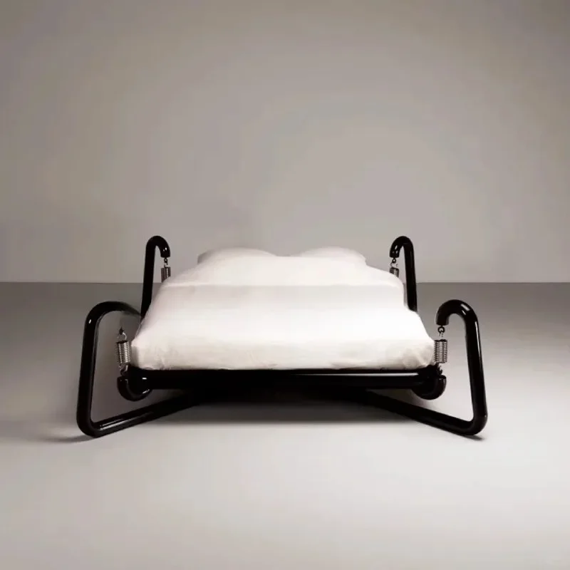 

Double bed Creative wrought iron bed Modern metal wrought iron frame Suspension Creative apartment Spring bed