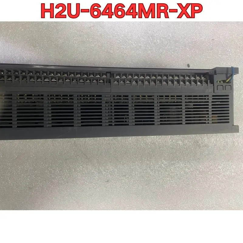 O teste da função do controlador PLC H2U-6464MR-XP de segunda mão é normal