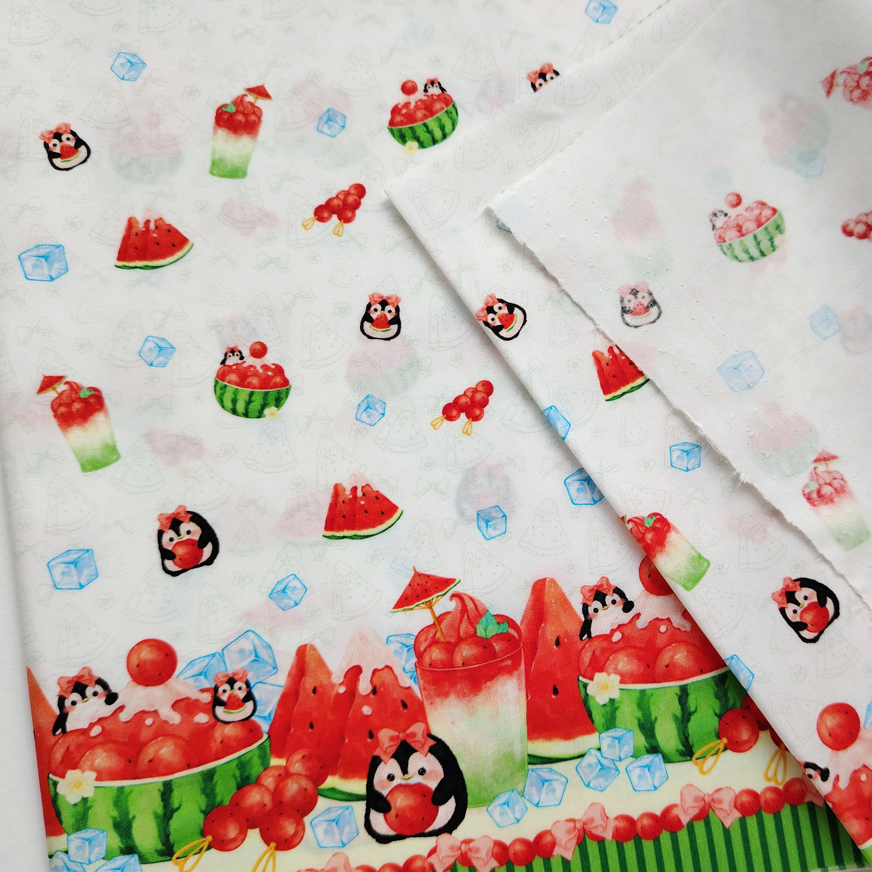 tecido-lolita-com-estampa-completa-“pinguim-de-melancia”-para-roupas-de-boneca-ob11-e-bjd-textile-com-padrao-positivo