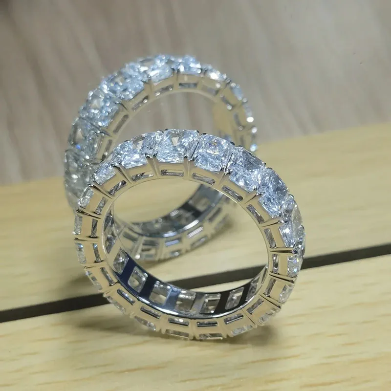 HPHT Laboratory Creates Circular Cut Diamond Eternal Wedding Rings In D-F Color Ranging From 0.2 Carats To 0.5 Carats For Women