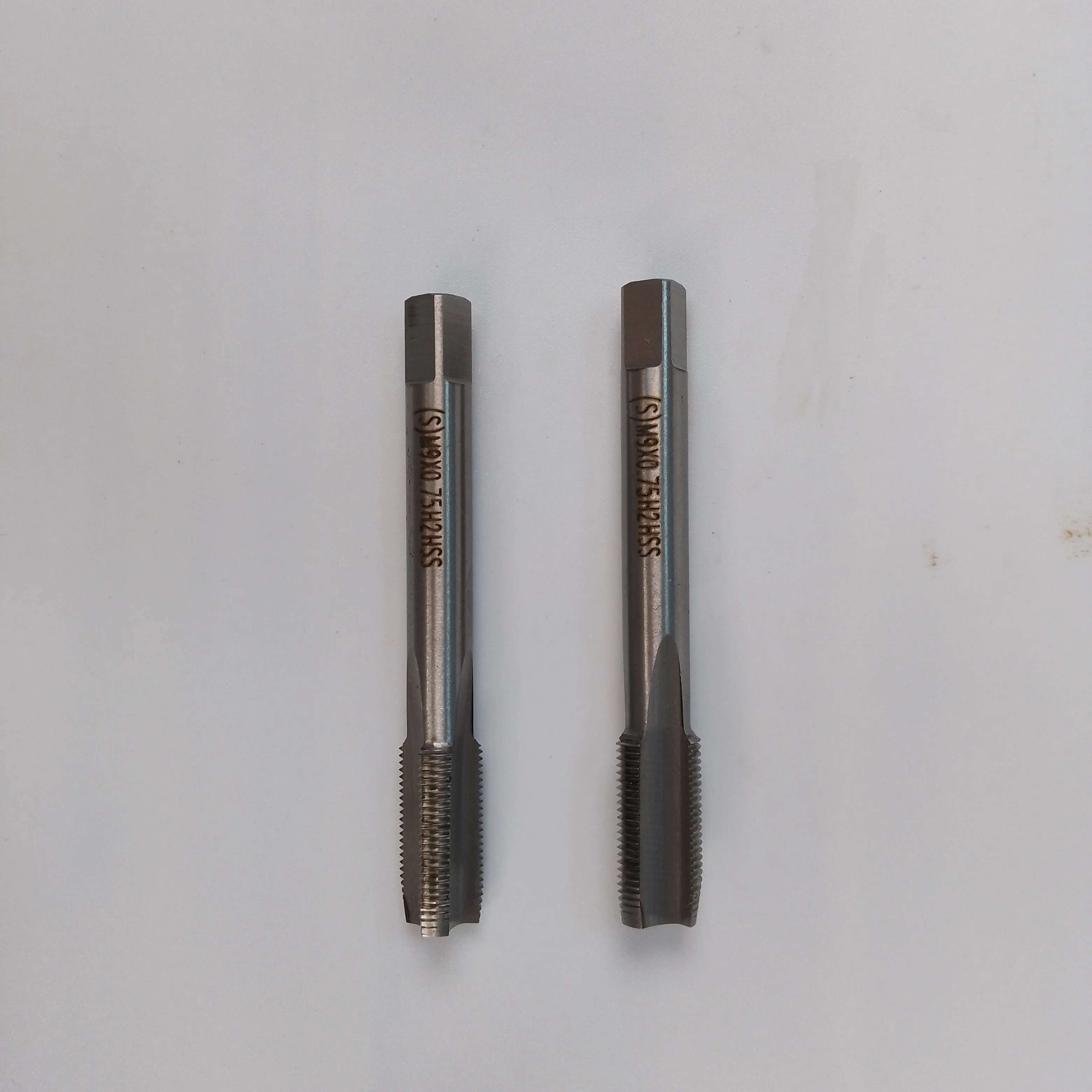 HUAZHICHUN M9*0.75 Metric Hand Tap Thread Tap Pitch  Straight Flutes HSS Right Hand Tap (2pcs)