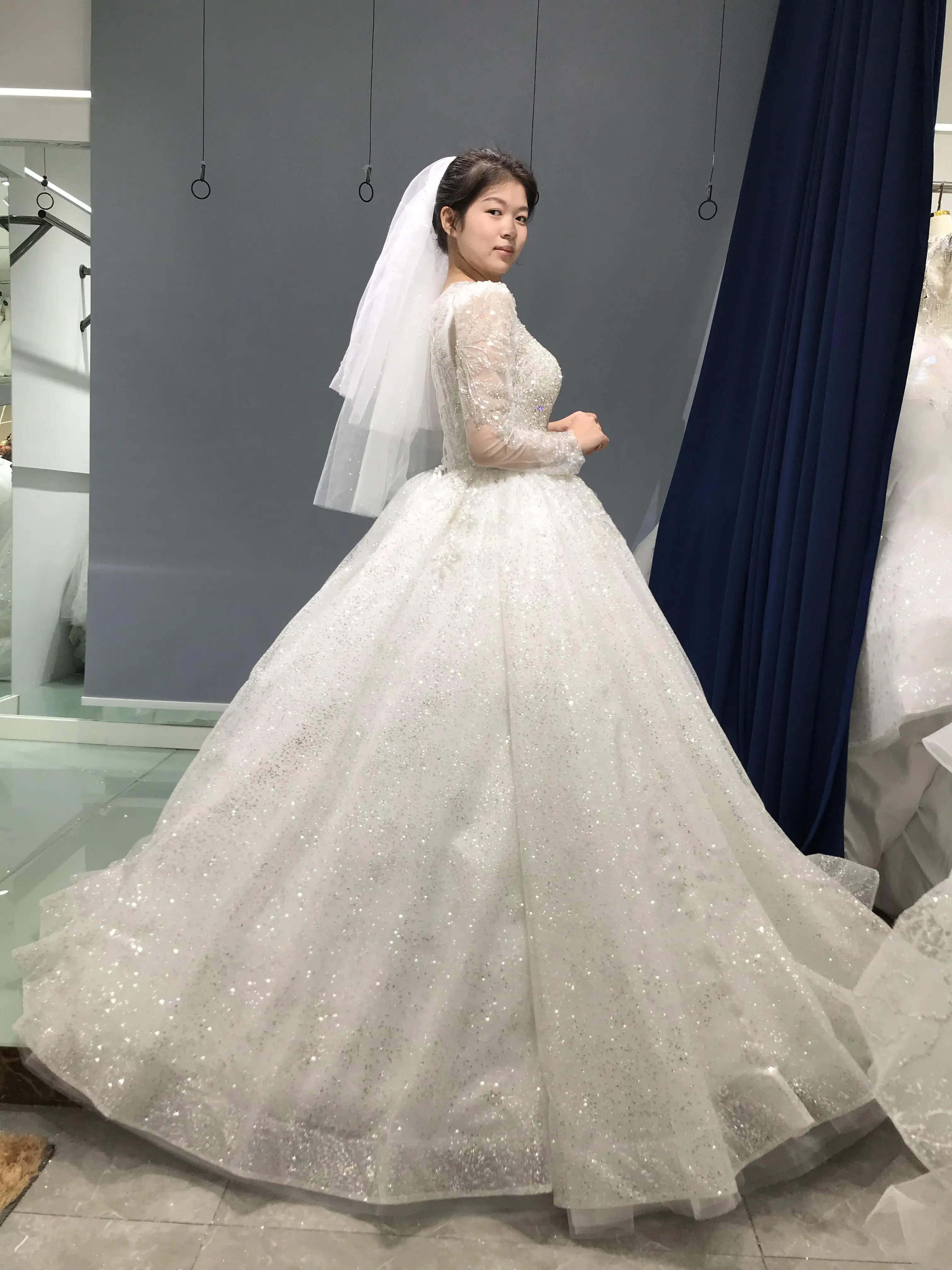 Kisswhite-Robe de Mariée à Col Rond et Manches Courtes, Tenue de Bal à Paillettes Bouffantes, Vêtement de Princesse avec Traîne Longue, Collection Xlove