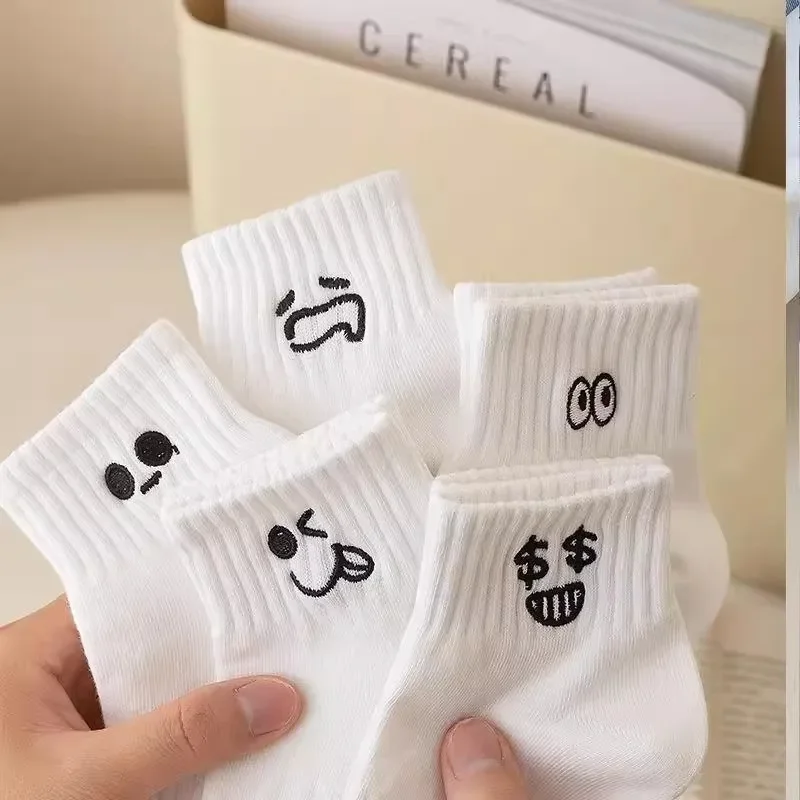 5Pairs Mode Frauen Weiß Nette Lustige Socken Set Cartoon Dame Herbst Winter Weibliche Mädchen Kawaii Sport Kurze Socken für frauen