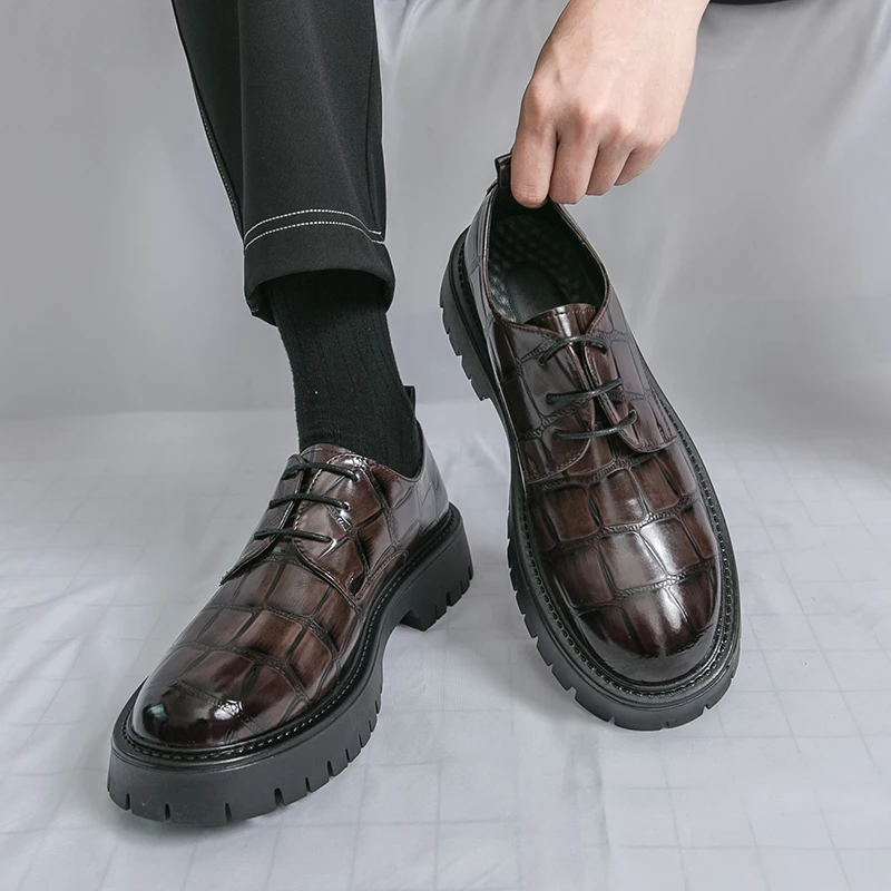 

Весенние роскошные брендовые дизайнерские модельные туфли Мужская обувь Повседневные оксфорды на платформе с толстой подошвой Туфли-оксфорды на низком каблуке со шнуровкой и круглой головкой