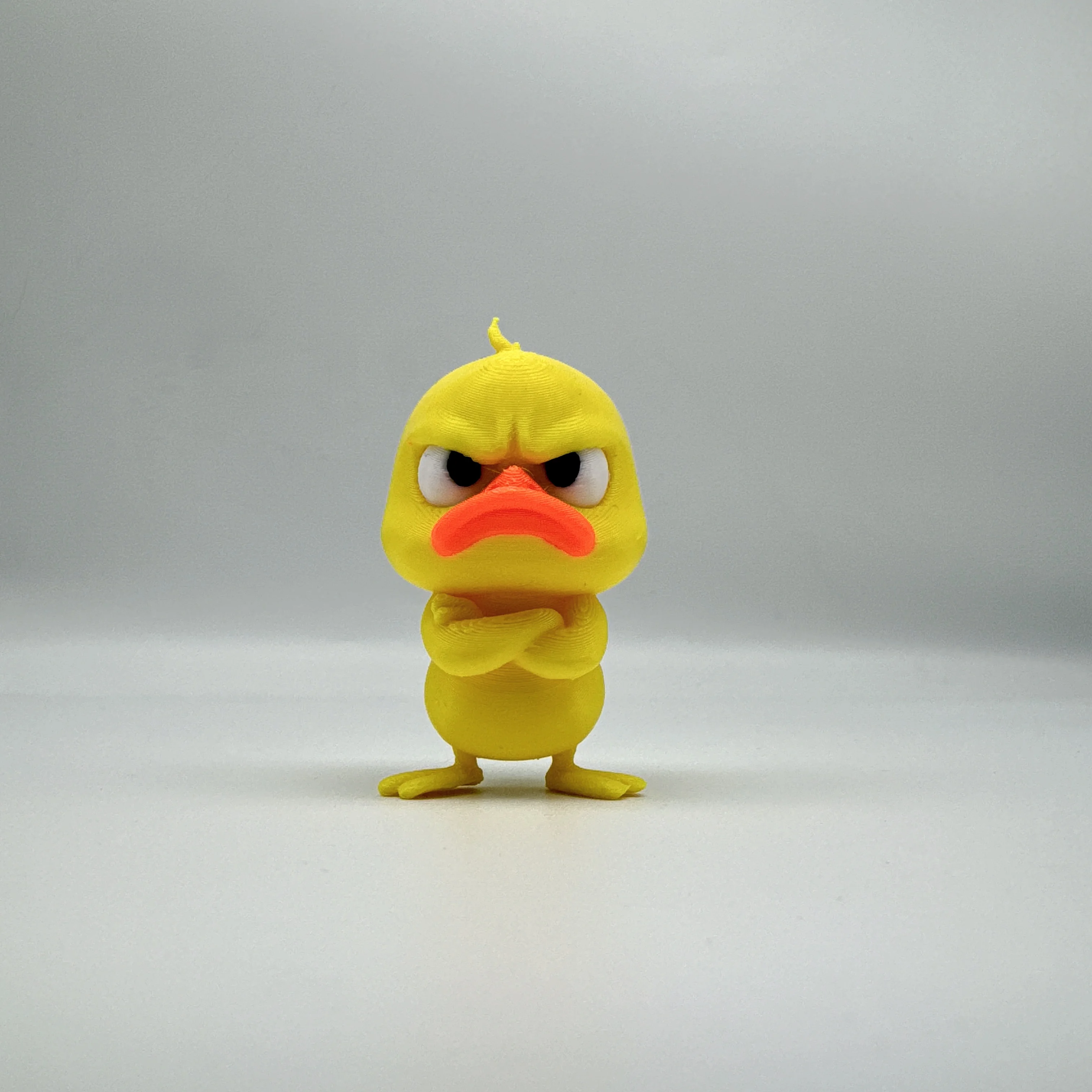 3 قطع تمثال بطة غاضبة مطبوعة ثلاثية الأبعاد - بطة بلاستيكية صفراء كلاسيكية مع منقار وأقدام برتقالية، مثالية لديكور المنزل، زخرفة المكتب