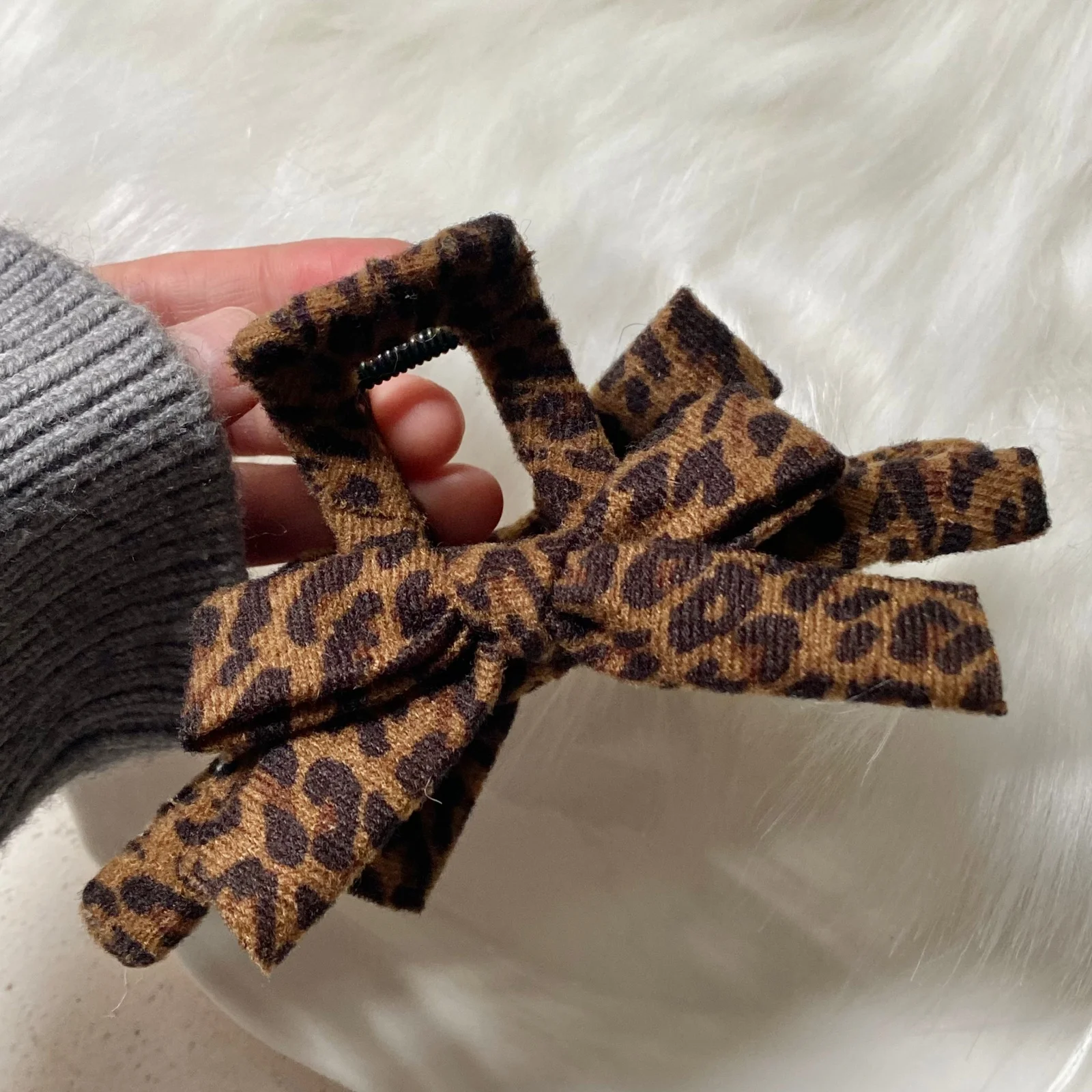 Clip de garra con lazo de tela envuelto a mano, estampado de leopardo Retro, moda de otoño e invierno, estilo coreano y japonés, dinero viejo V, 1 ud.