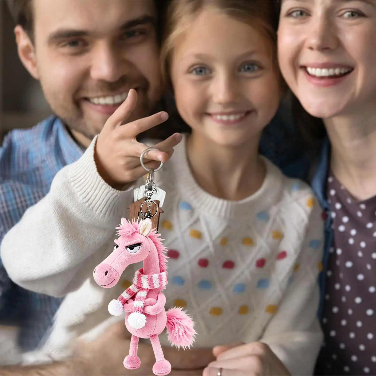 ตุ๊กตาม้าขนนุ่มน่ารักแบบใหม่ กระเป๋าเป้สะพายหลัง พวงกุญแจ ของเล่นห้อยกระเป๋า ตุ๊กตาแอคชั่นฟิกเกอร์ ของเล่นสร้างสรรค์สำหรับเด็ก