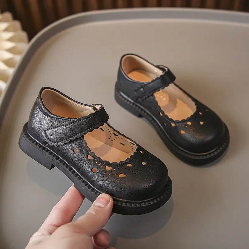 Princess Girls Leather Shoes Hollow Cut-outs Heart Shape Sweet Kids Flats British Style Fashion Spring Autumn New Children Shoes