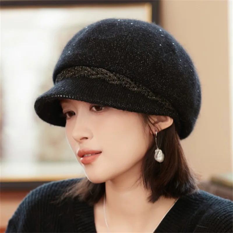 2024 new women's hat. Fashionable plush octagonal hat. Korean style. Versatile. Duckbill beret. Makes face look small.