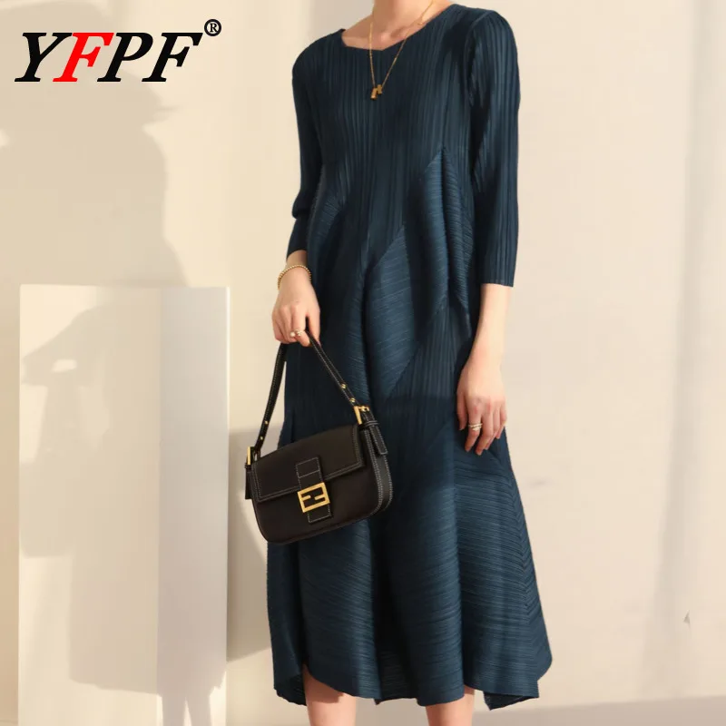 

YFPF однотонное модное женское платье, элегантное плиссированное платье Miyake с круглым вырезом, свободные вечерние длинные платья, повседневная одежда 2025, новая одежда