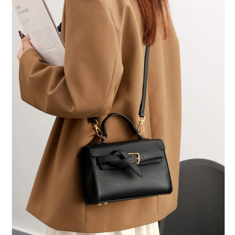 

Luxury Designer Messenger Bag Women Paris Fashion Vintage Leather With Letter Logo And Simple Large Capacity