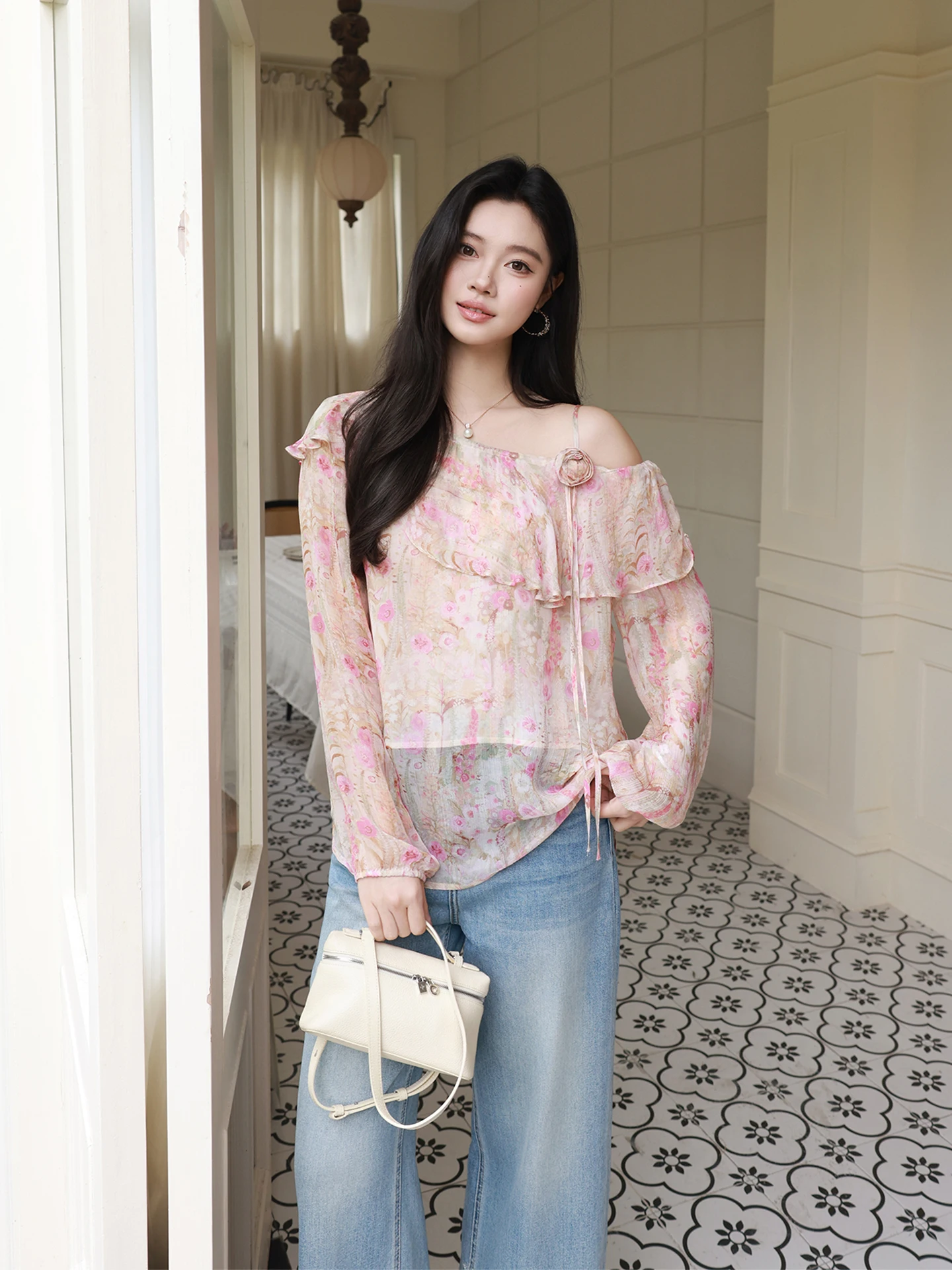 

Женская повседневная блузка Lao Yang Family ME с цветочным принтом, художественной текстурой, дышащая, приталенная, с открытыми плечами, укороченная