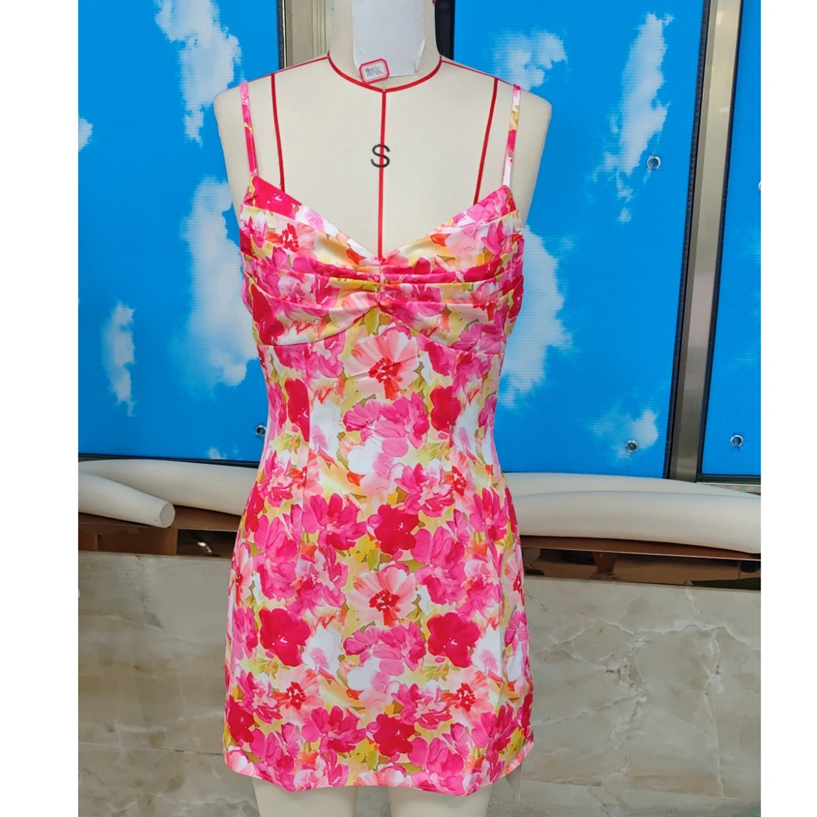 Mulheres sem mangas cinta de espaguete vestido floral impressão com decote em v mini vestido para praia férias festa de verão uso diário ao ar livre