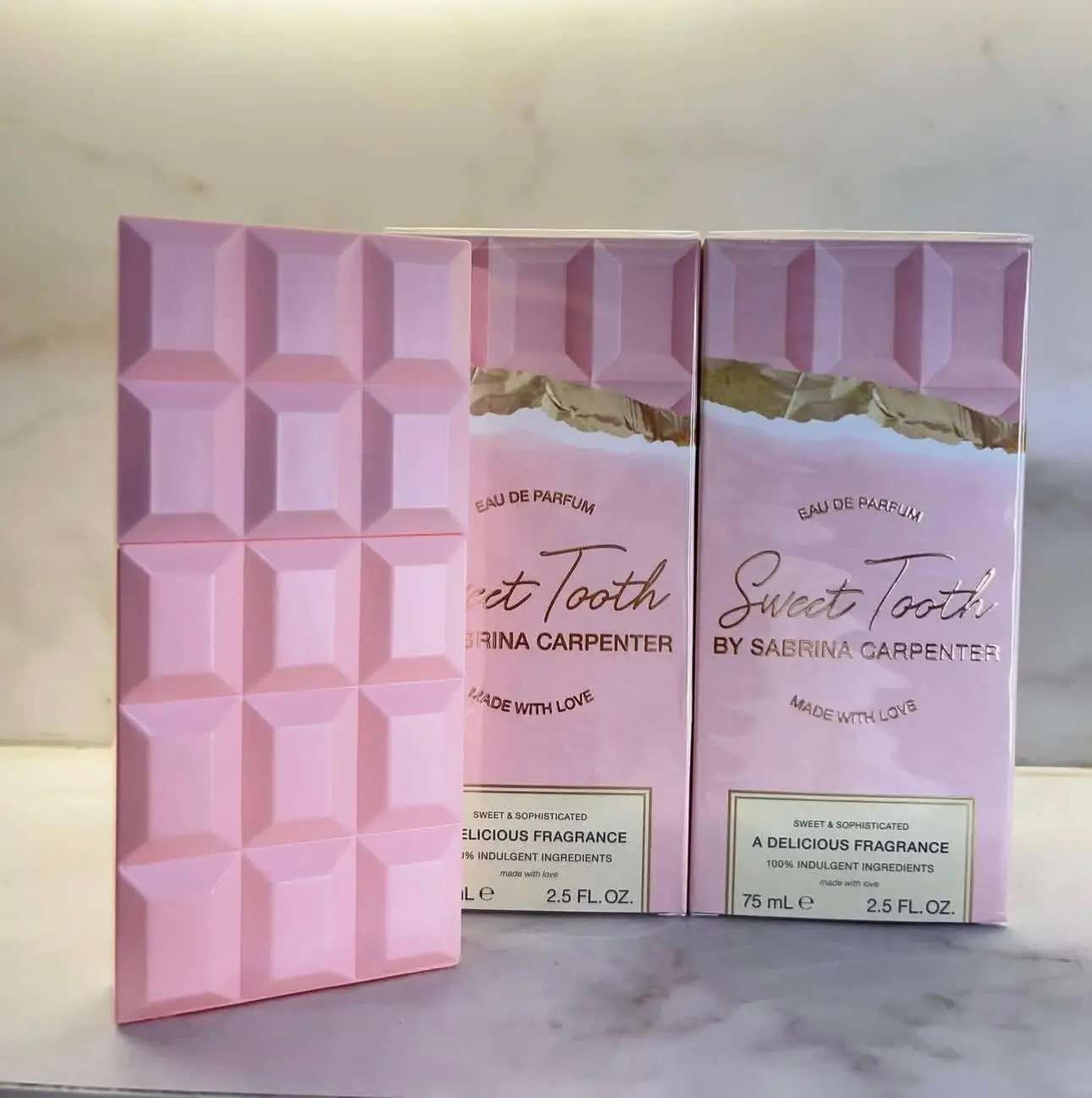 Perfume Sabrina Carpenter Sweet Tooth Me Espresso, Aroma Floral Frutal con Notas de Cereza, Caramelo y Chocolate, Diseño Exterior de Chocolate