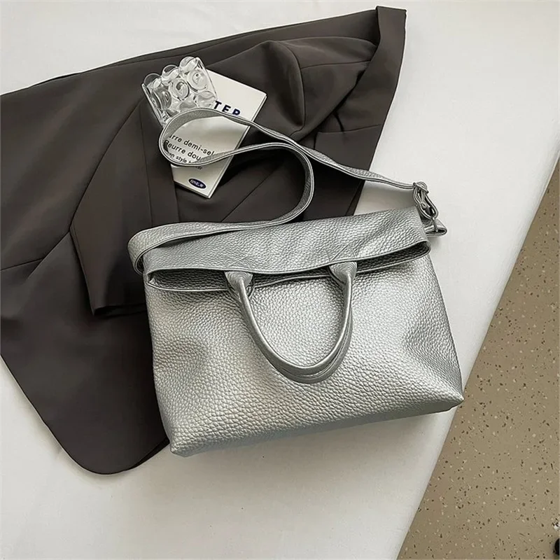 

Женская большая сумка с мягкими боками 2025 года — высококачественная текстура | Пригородная сумка через плечо большой вместимости | Стильный и практичный для работы