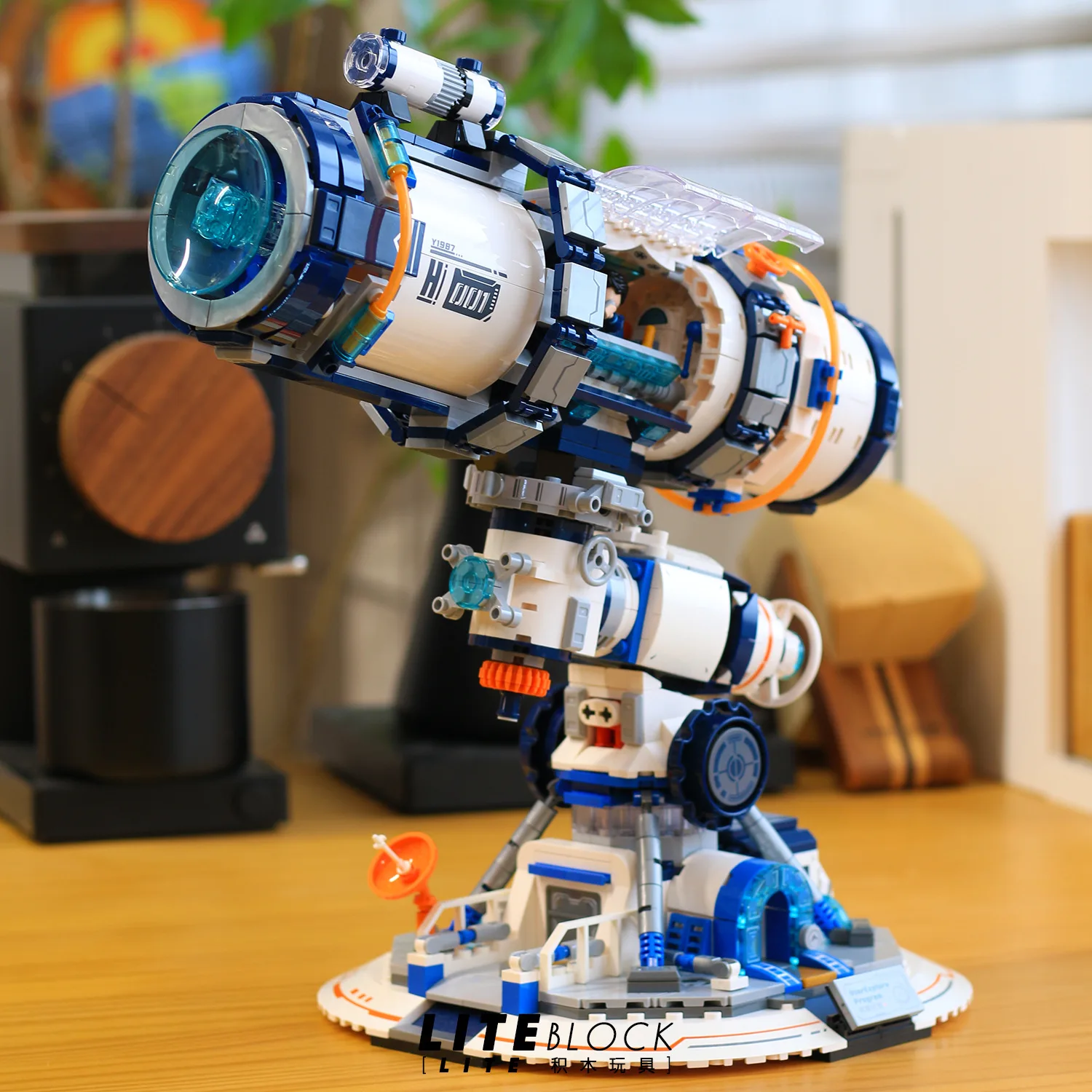 

Creative Telescope Technology Astronaut Building Blocks Panda Mecha Space Station Globe Science Educational Birthday Gift