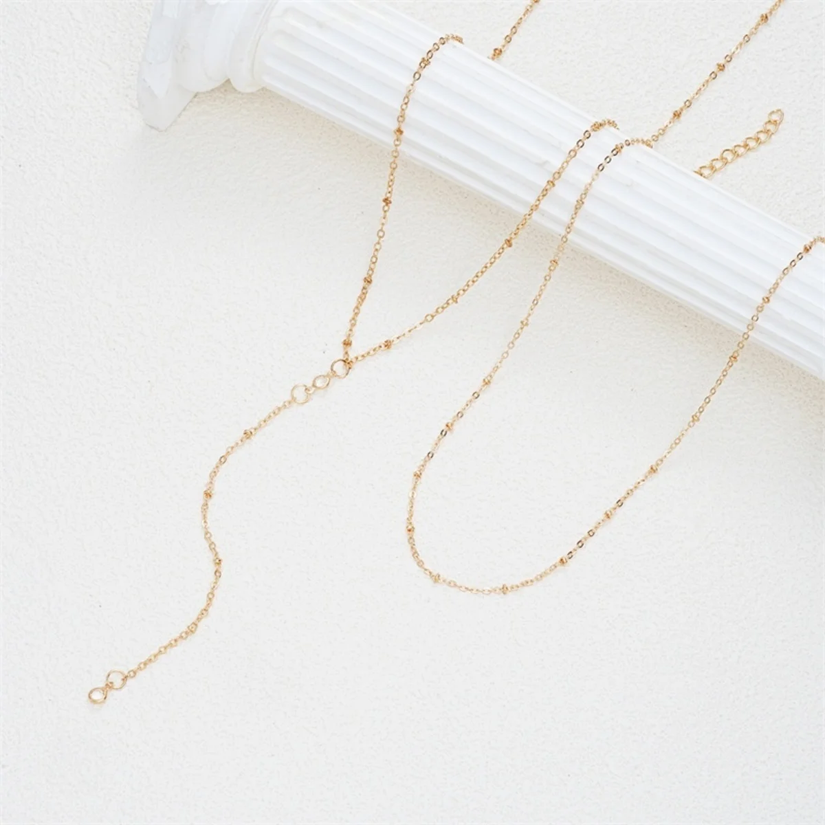 Elegante Französische Halskette mit Hohlem Herz, Runden Strasssteinen und Y-förmiger Quaste für Damen, Modische Geometrische Dünne Kette, Choker-Schmuck – Detail 25