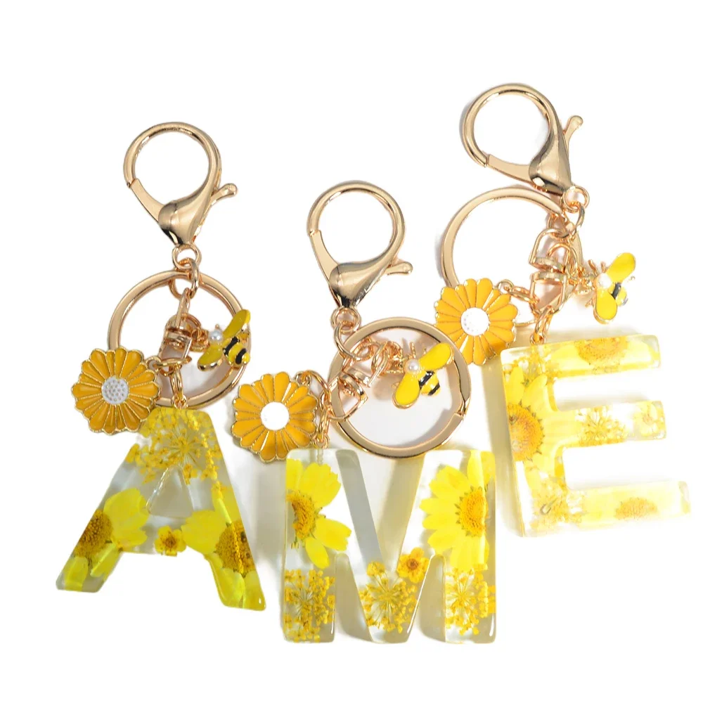 Fashion Yellow Sunflower A-Z Initial Letter Keychain Acrylic Daisy Bee Pendant Keyring For Women Bag Car Trinket Accessories