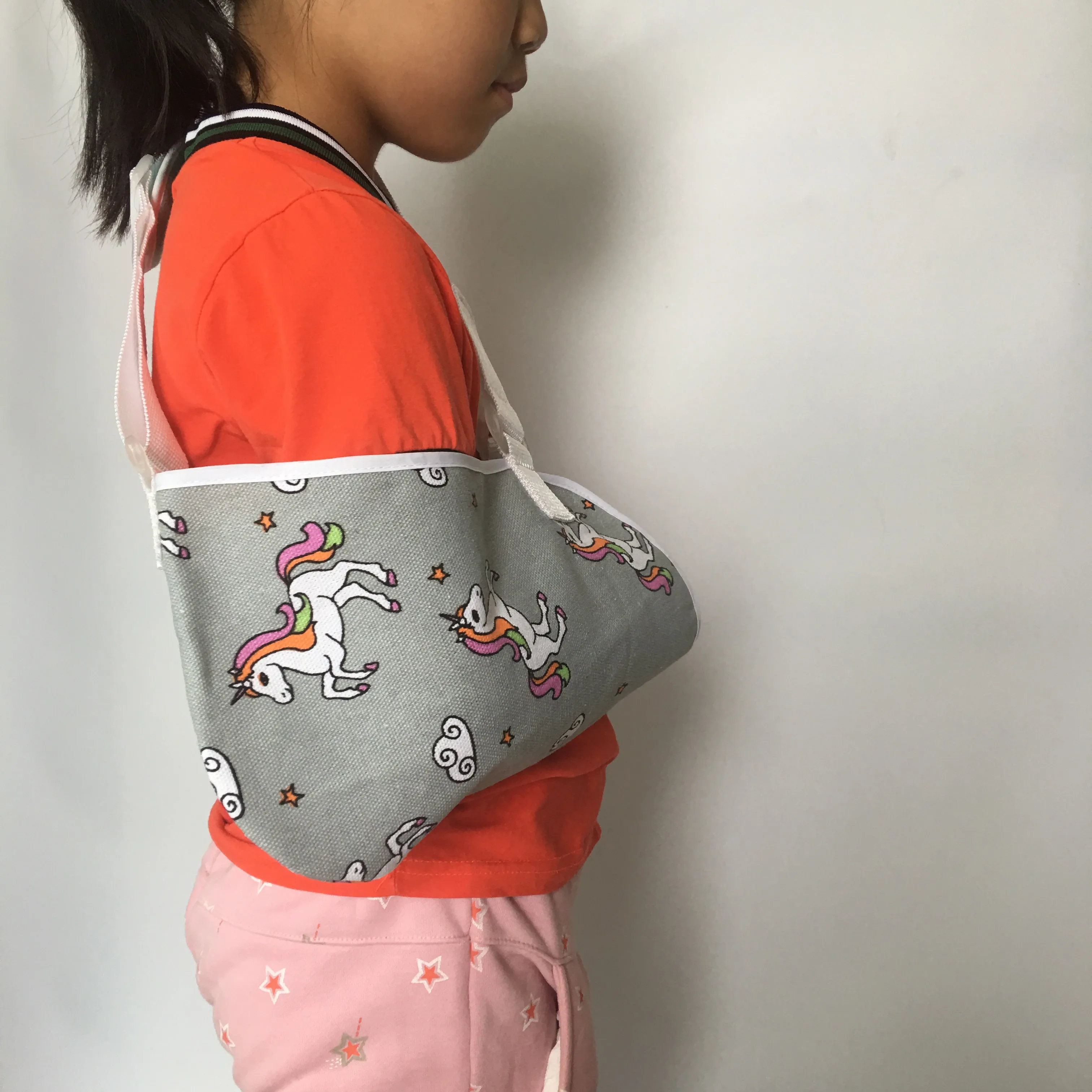 

Adjustable Pouch Fashion Arm Sling for Kid Arm Broken