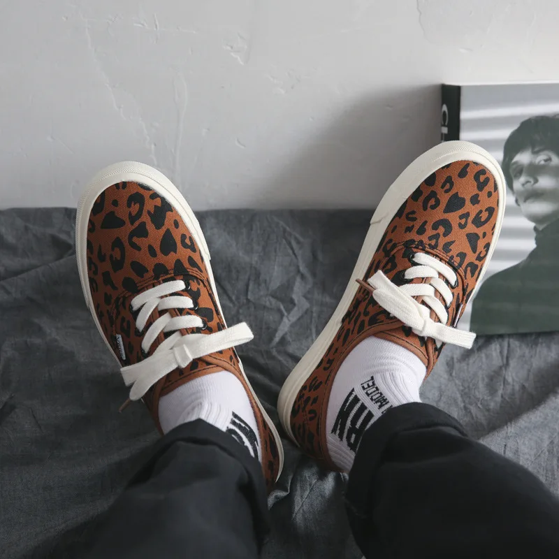 Leopard buty brezentowe buty mężczyźni moda męskie trampki przypadkowi oddychające buty Tenis Masculino Zapatillas Hombre Erkek Ayakkabi