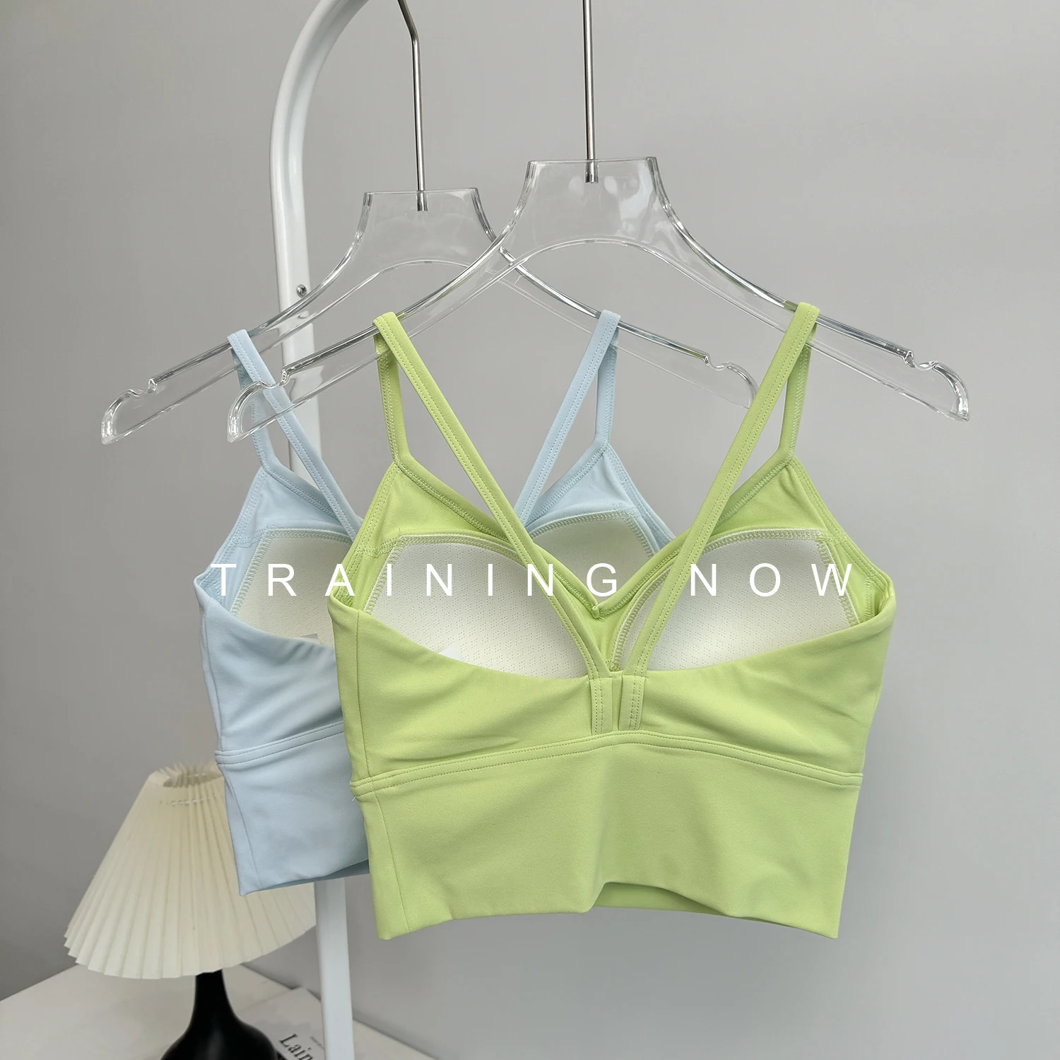 

Slim shoulder straps beautiful back sports lingerie for women wearing integrated chest pads for yoga vests anti-sagging fitness