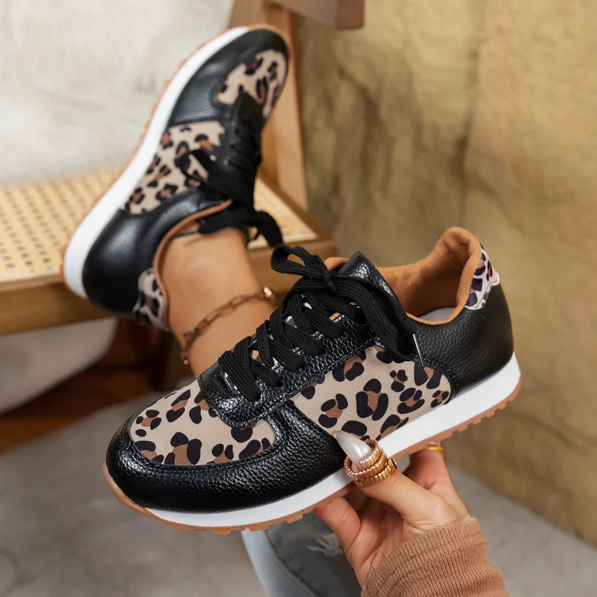 Zapatos deportivos cómodos con cordones para mujer, calzado informal de suela gruesa con estampado de leopardo de corte bajo, talla grande, primavera/otoño