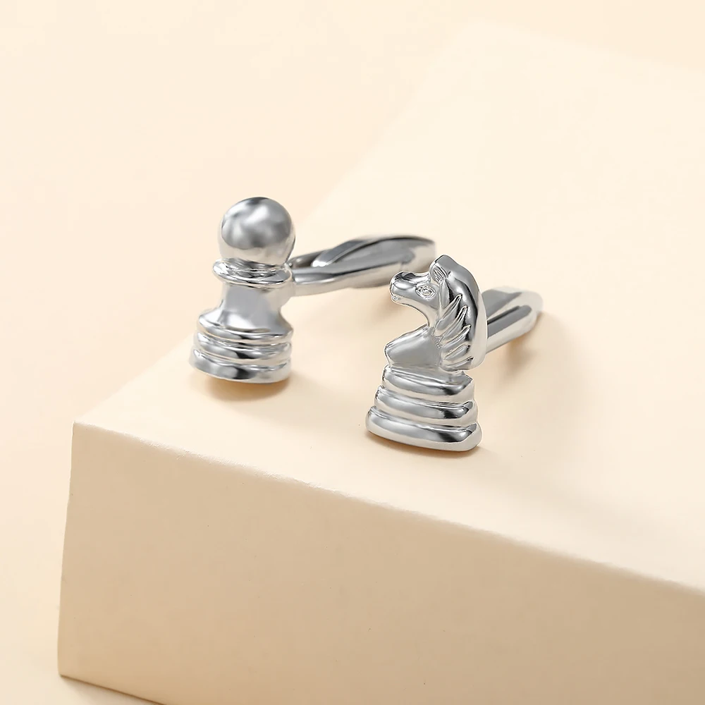 Neu in Schachfigur geformte Manschetten knöpfe schönes Geschenk für Herren Persönlichkeit Schmuck Angebote mit kostenlosem Versand – Detail 4