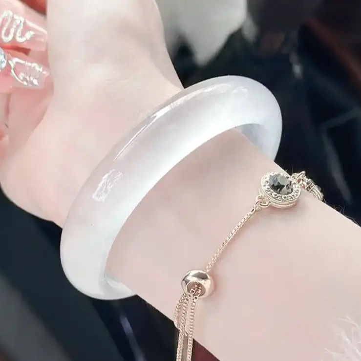 Boutique agaat armband dames wit maanlicht chalcedoon jingle armband lychee bevroren armband kat