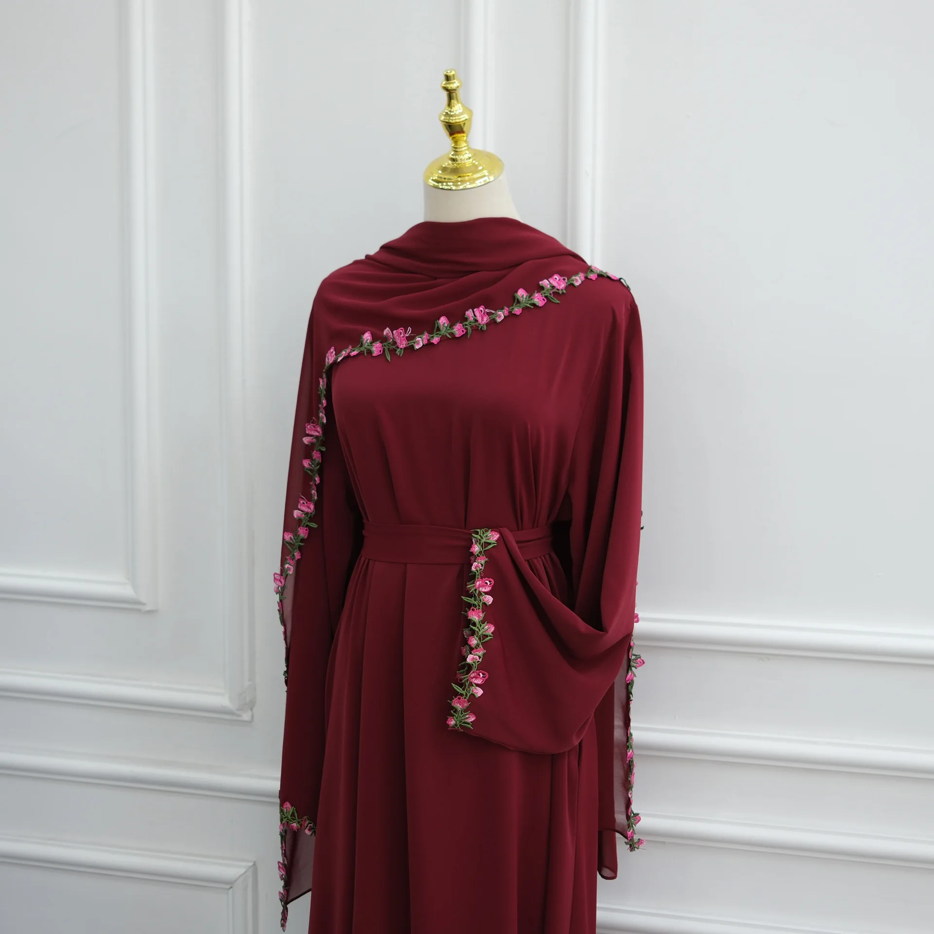Zahraa Damenkleider Islamische Kleidung Freizeitkleid Spitzenblumen Neues Weiches Nida Geschlossenes Abaya Muslimisches Kleid mit Passendem Hijab – Detail 18