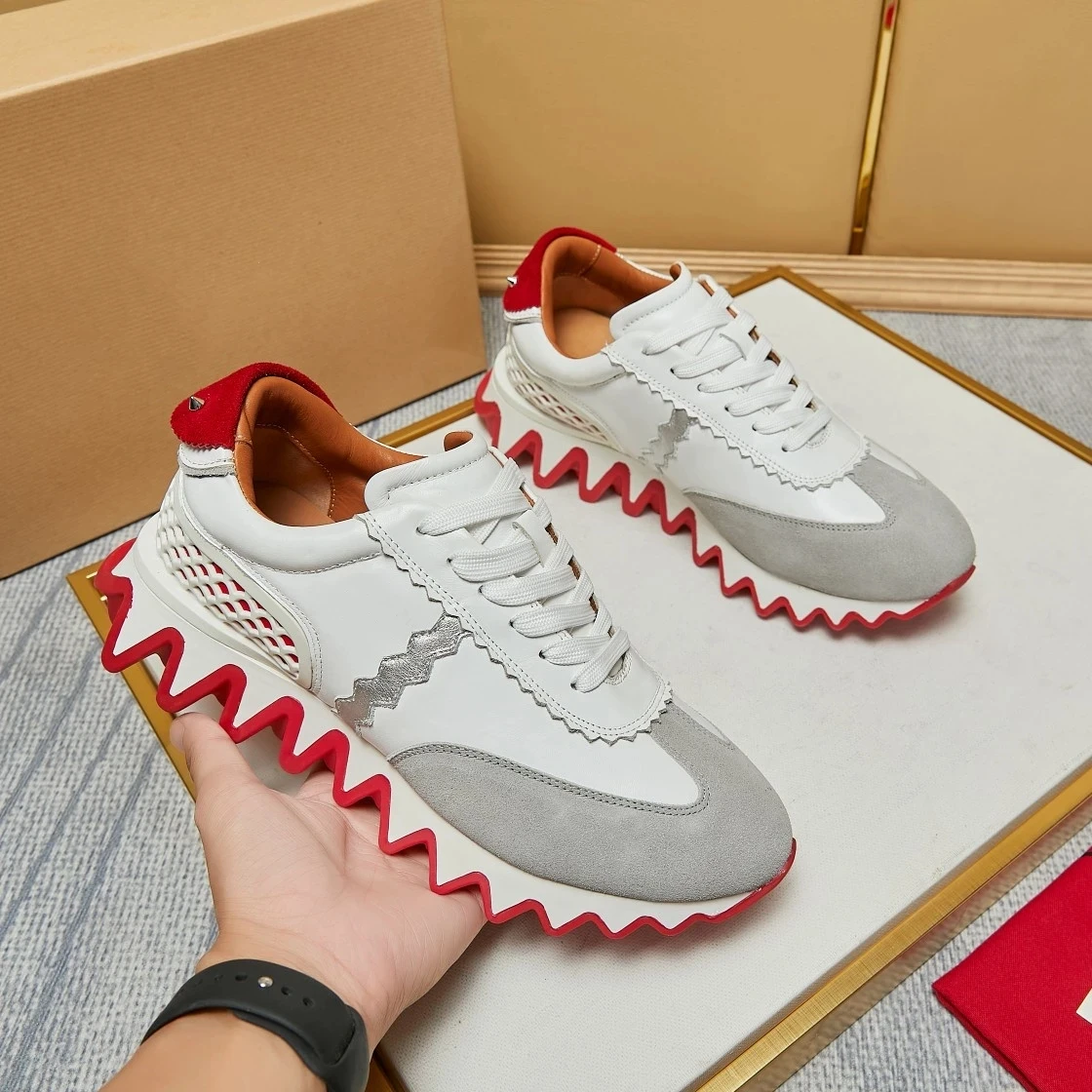 Designer de marca feminina couro casual sola grossa sapatos esportivos masculinos sola grossa sapatos tubarão outono nova coleção 2024 tendência