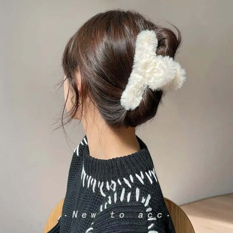 Winter Plush Hair Claw Elegant Acrylic Hairpins Faux Fur Hair Clip Barrette Crab Headwear For Women Girls Hair Accessories