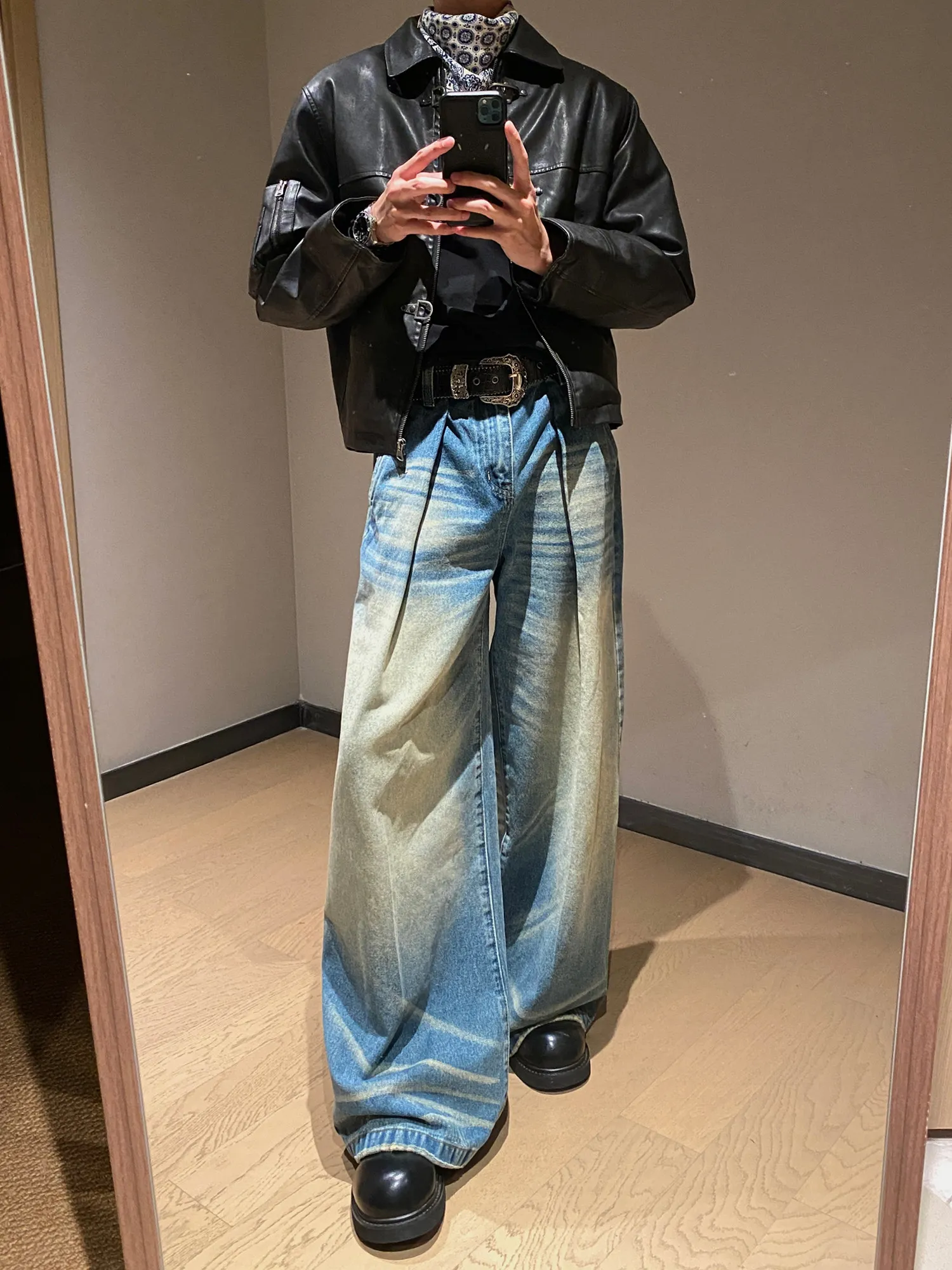 

Retro American High Street Wide Leg Jeans Ice Blue Washed Casual Straight Cut Loose Fit Jeans for Young Men Daily Wear