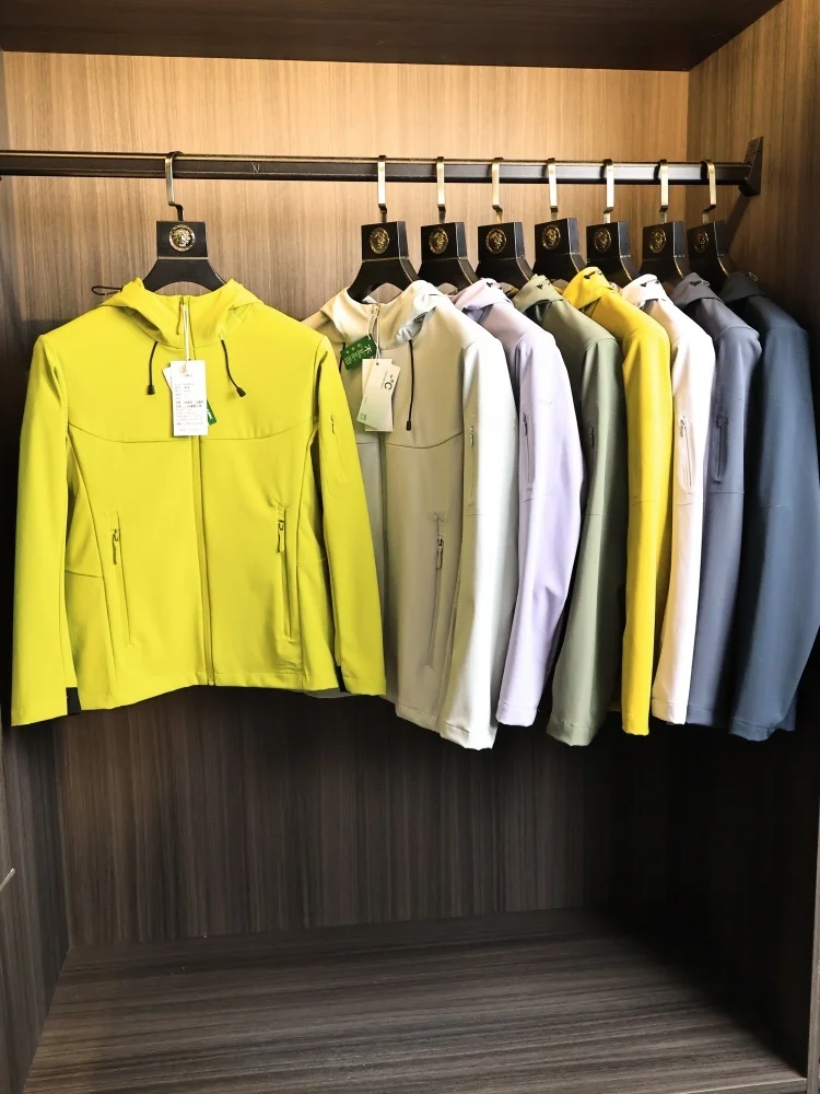 

Outdoor Men's Soft Jacket Duckling Design Spring Autumn Fashionable Hooded Jacket Windproof Outdoor Sports Coat
