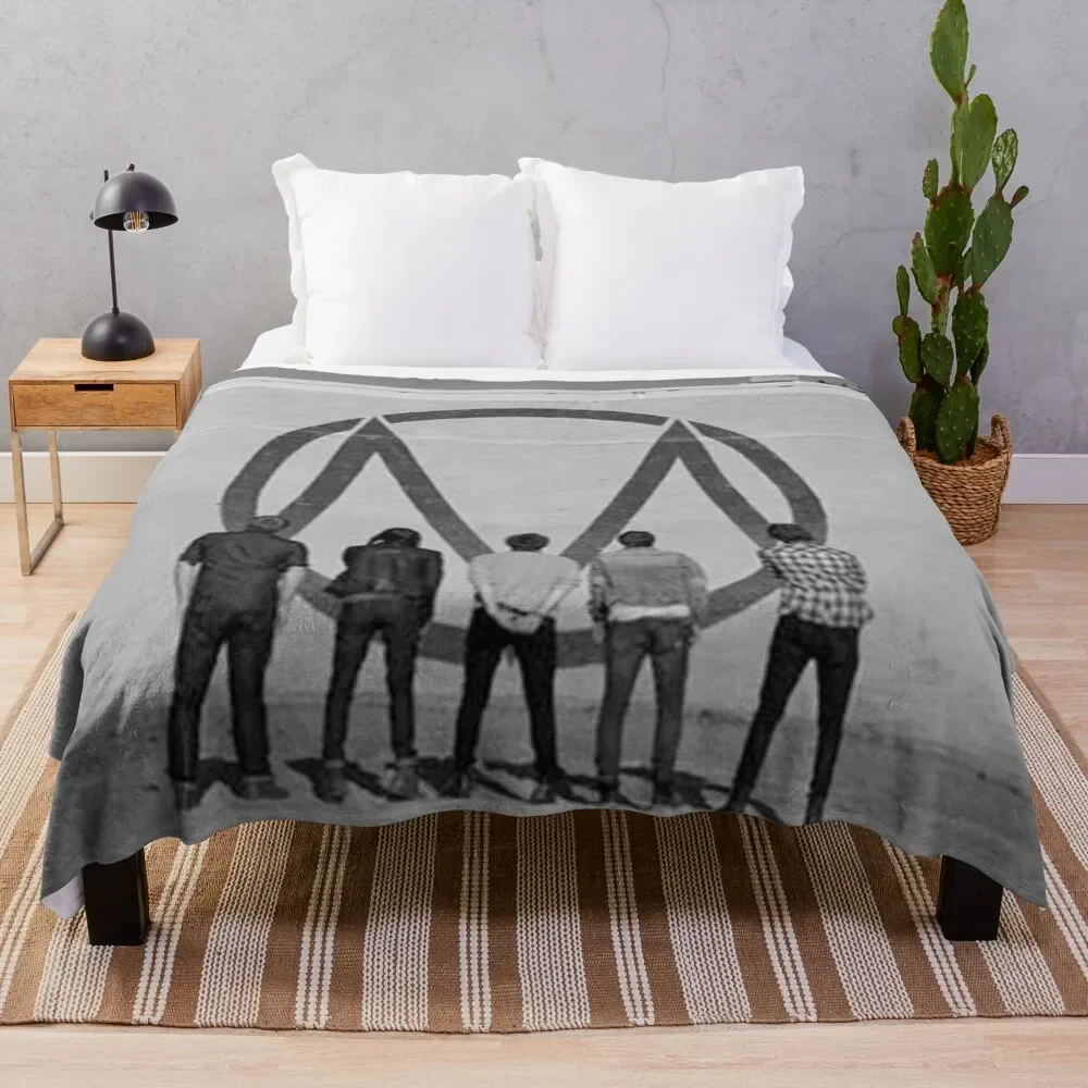 

The Maine Looking Up Throw Blanket anime Cute Fashion Sofas Heavy Blankets