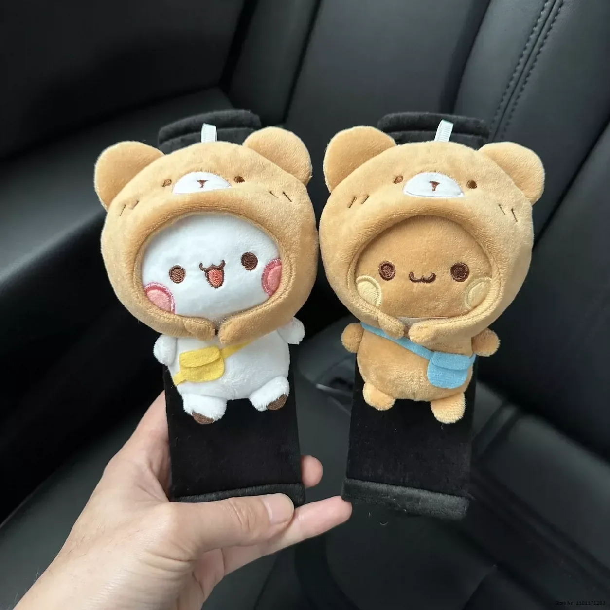 Cartoon Panda Bubu und Yier Plüsch-Schulterpolster, Niedlicher Panda Bubu und Dudu Autositzgurt-Bezug, Plüschpuppe als Dekoratives Festgeschenk – Detail 7