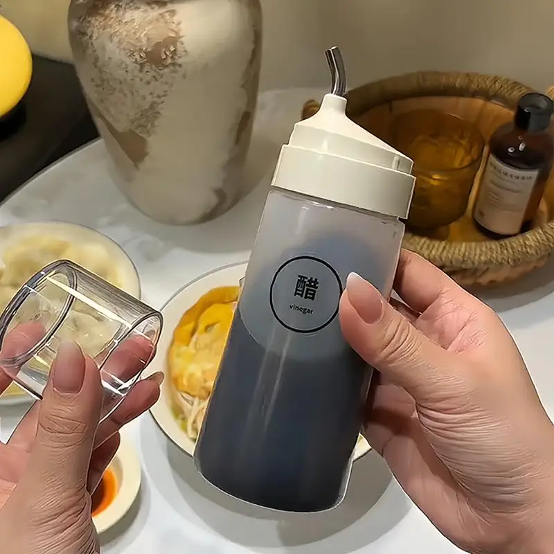 Squeeze Oil Pot Household with Dustproof Lid Leak-Proof Seasoning Bottle High Temperature Resistant