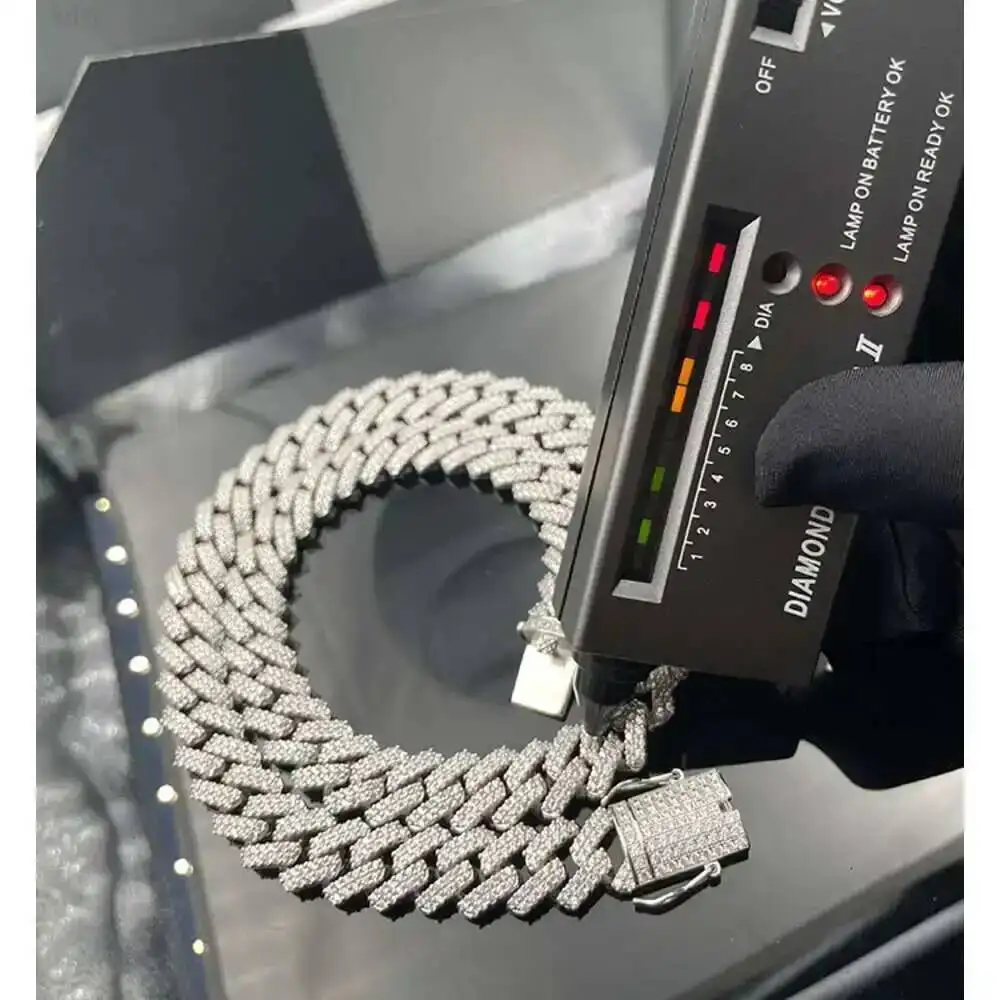 

Selling 925 Sterling Sliver 2rows 18mm Wide Moissnaite Diamond Necklace Cuban Link Chain for Daily Wear