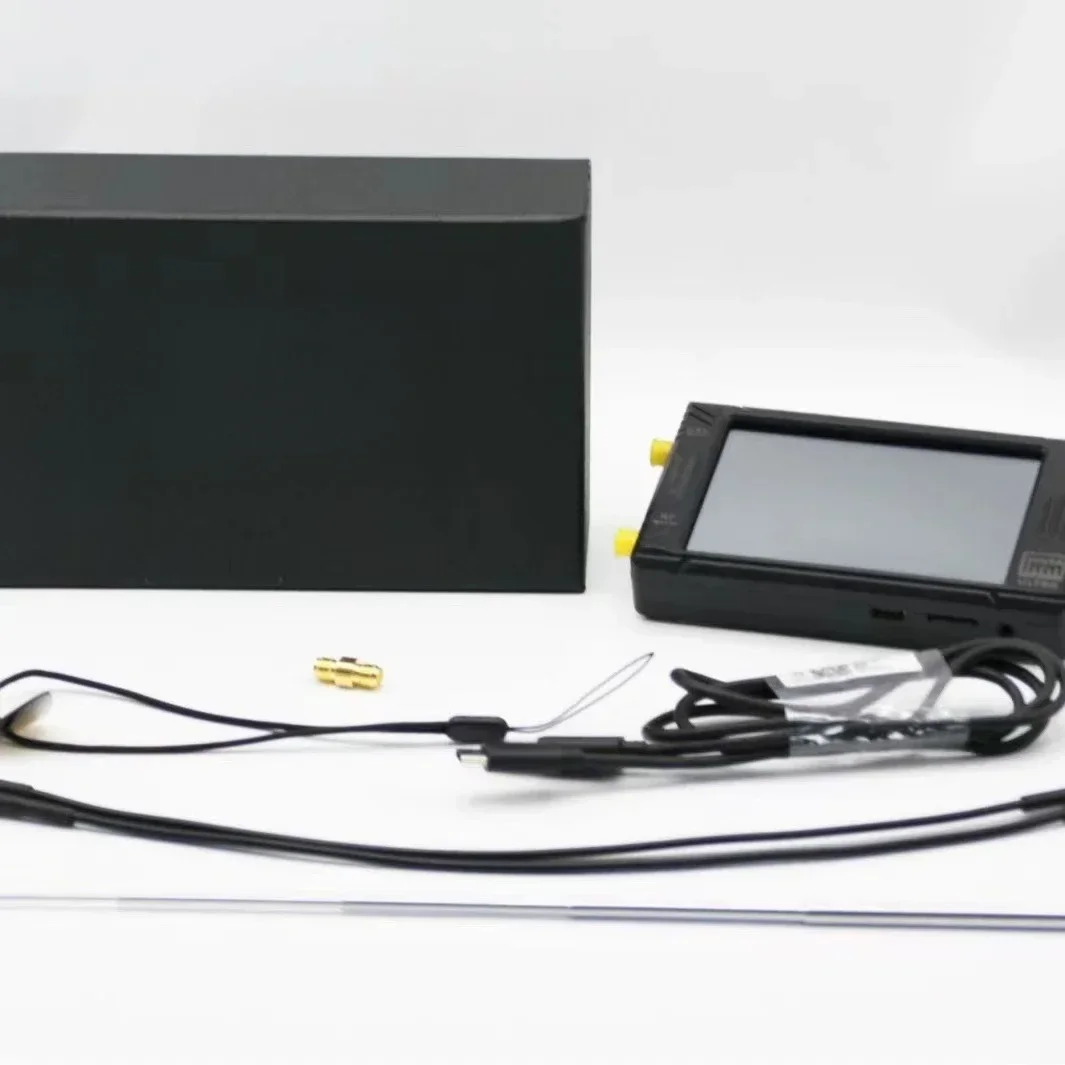 Handheld Spectrum Analyzer 4 "Touch Screen 100k-5.3GHz