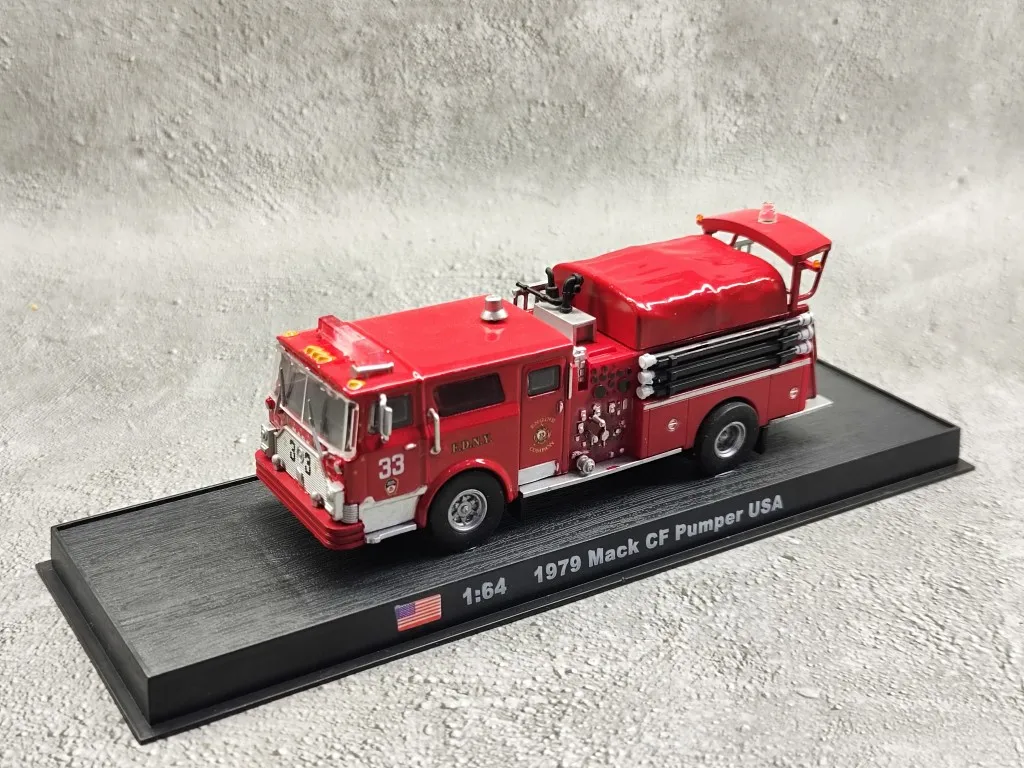 Diecast Alloy AMER World Fire Truck Collection Toys Cars Model Classics Nostalgia Adult Collection Souvenir Gifts Static Display