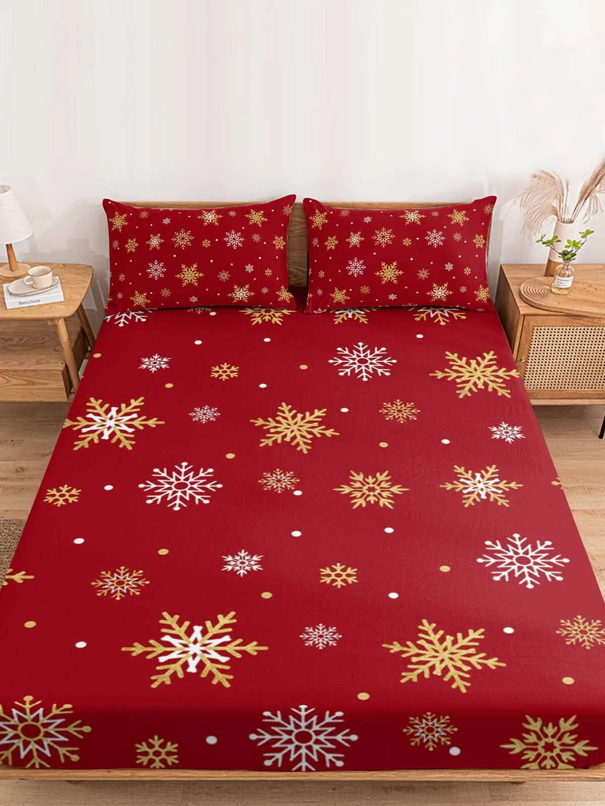 Christmas Winter Snowflake Red Polyester Fitted Sheet Mattress Cover Four Corners Elastic Band Bed Sheet With Pilllowcase