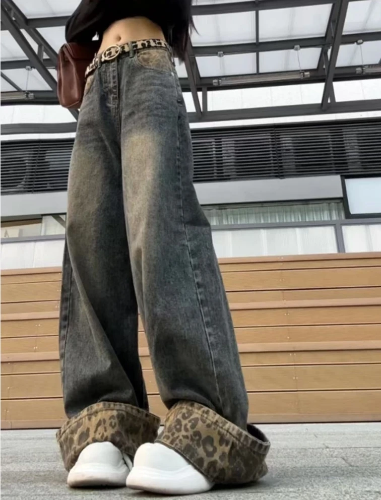 Jeans patchwork con design di nicchia con orlo arrotolato con stampa leopardata americana per le donne Nuovi pantaloni lunghi versatili a gamba larga Pantaloni a campana Moda